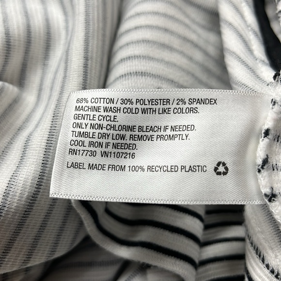 Women’s Blazer size X black and white stripes, work, two pockets, long sleeve - Picture 4 of 4